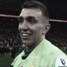 sadece aşk var,aşk.  #muslera #galatasaray #sadedit #yüzyüzeykenkonuşuruz #keşfet 