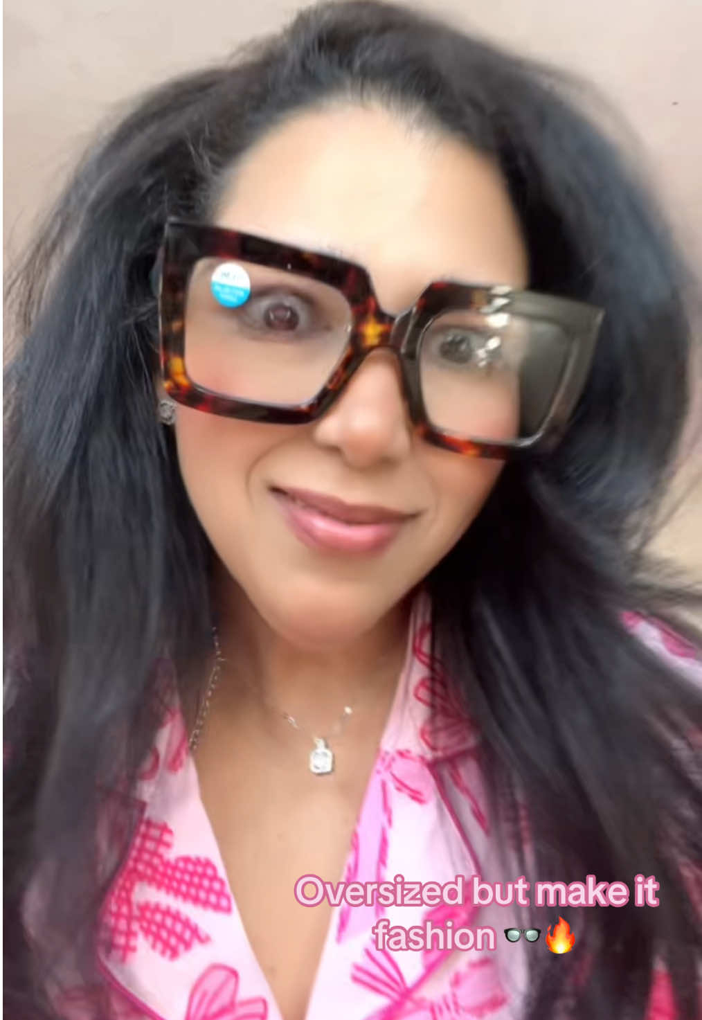 Who says reading glasses can’t be stylish? 👓✨ . . . #KOKOBIN #ReadingGlasses #OversizedGlasses #EyewearStyle #FashionEyewear #BlueLightBlocking #StylishReaders #SquareFrameGlasses #GlassesTransformation #StatementEyewear #EyewearTrends #Gifted #KOKOBINStyle #SmartLook #FashionGlasses 
