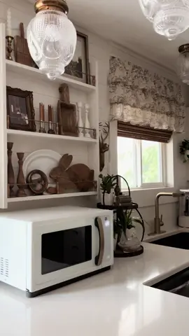 It’s true!! I love my comfortable life! 💛 #happyathome #cottagestyle #cozyaesthetic #cozyathome #cottagecore #cottagecoreaesthetic #whitelotus 