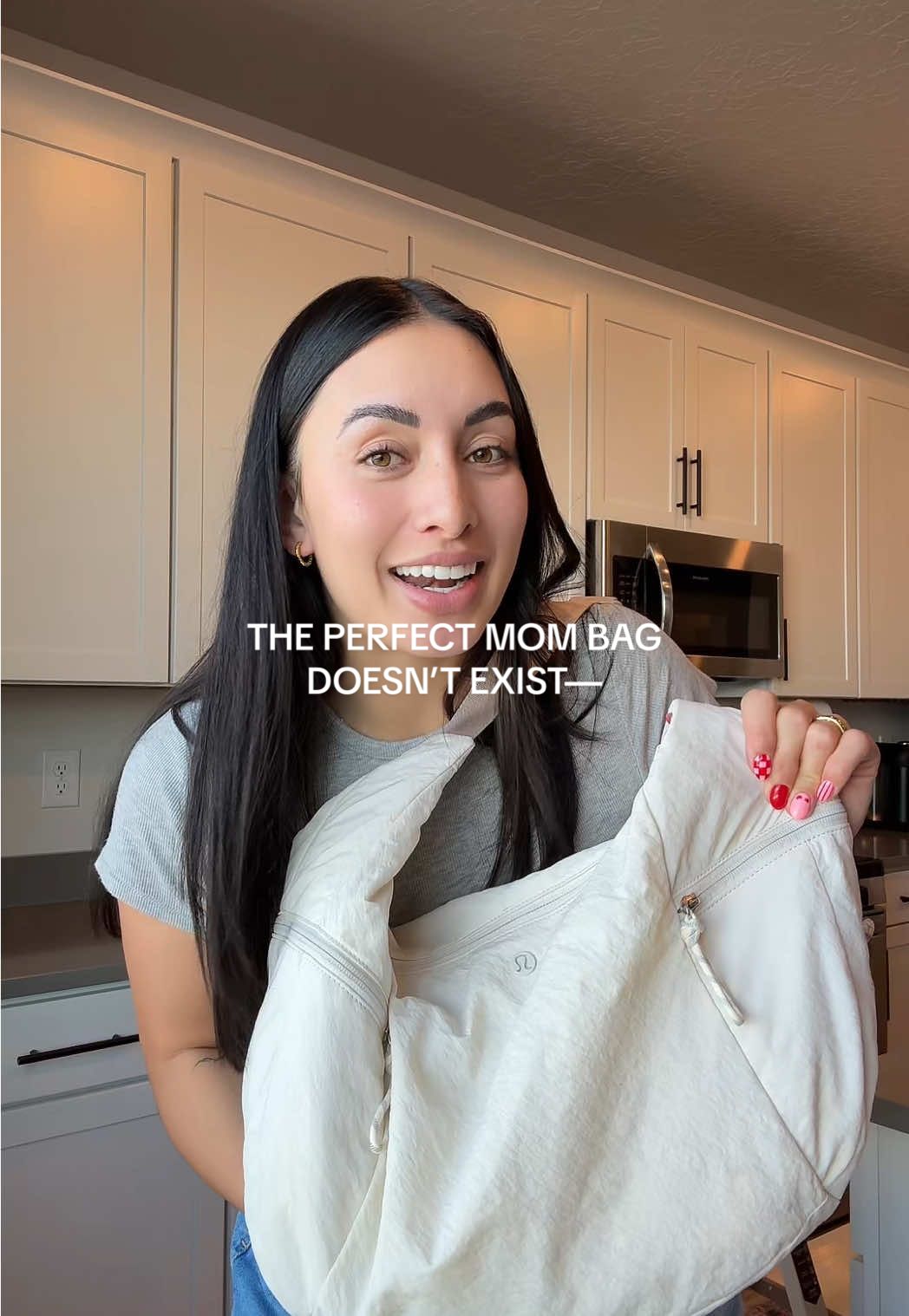 I was soooo close to retiring her 😩 but one good clean later and she’s back in action 👏 White bags can be risky… but this one is worth it!!!! Still the perfect mom bag 👛✨ @lululemon #momlife #cleaninghack #momstyle #momtok #momhack #diaperbag #postpartum #expecting #lululemoncreator 