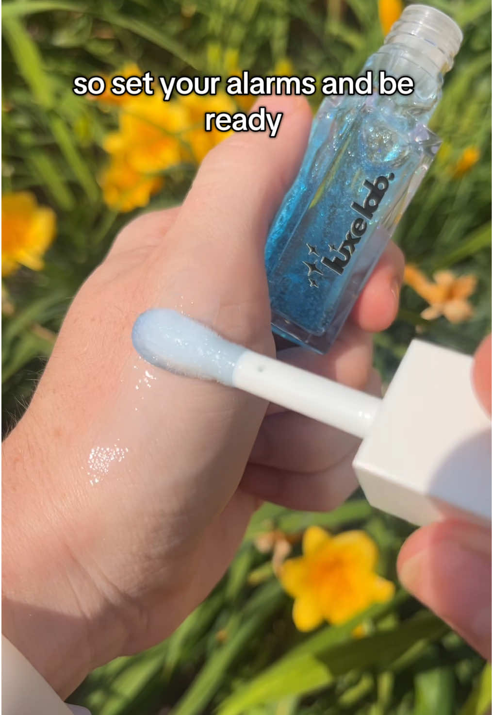 The Sand and Sea lip oil duo will be available this Saturday at  4pm edt!🌊🏖️ #ConSantanderConecto #lipoil #pinksands #bluelipoil #oceanlipoil #bluelipgloss #sheerlipoil #hydratinglipoil #diorlipoildupe #diorbluelip 