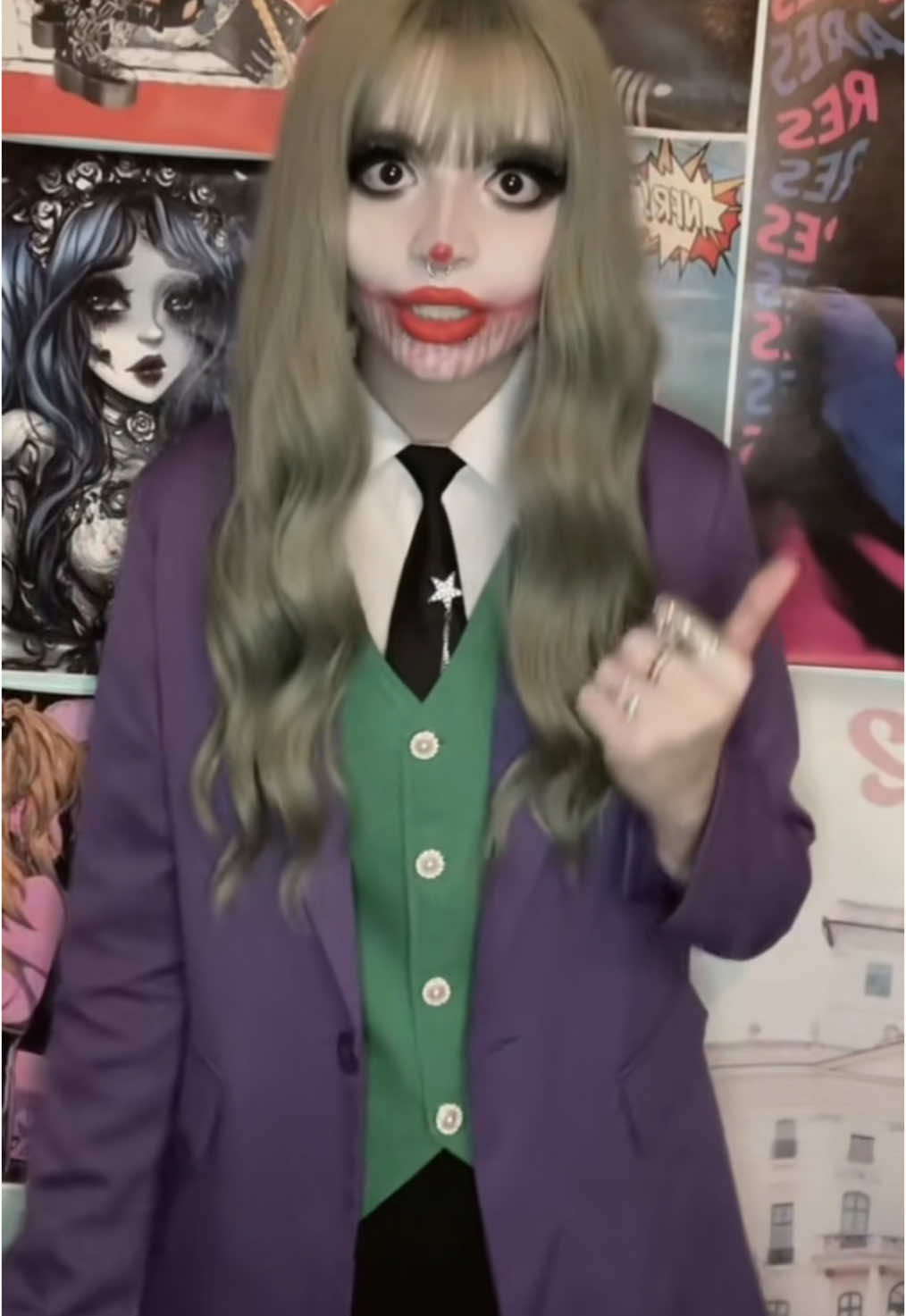 HEYY AINSLEY FANDOMMM @🕸Asʜ🕸 #joker #thejoker #dccomics #dcuniverse #thedarkknight #gotham #jokercosplay #cosplay 