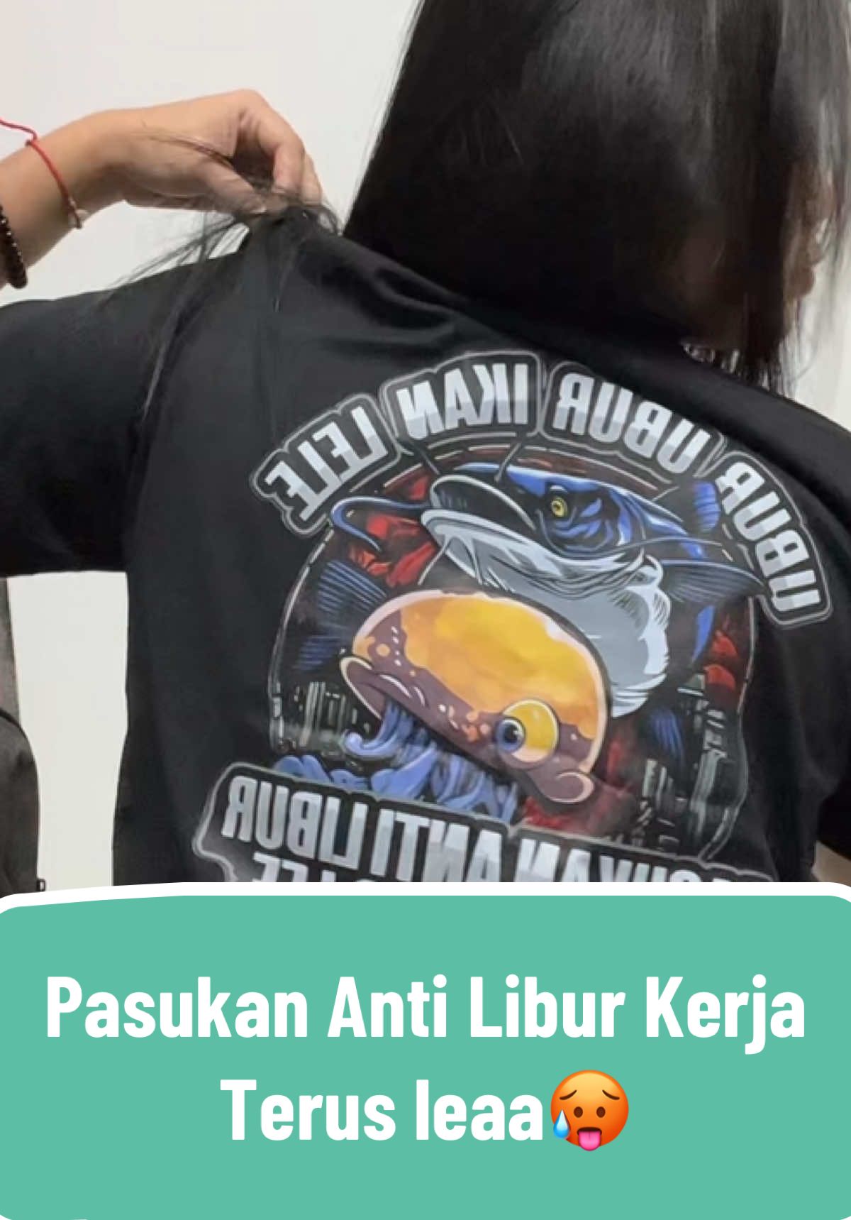 Kalimatmu sangat dihargai bossku😜 Ubur-ubur ikan lele, fyp masuk you sana tekan beg kuning beli-beli lea😂🔥 #slogan #uburuburikanlele #uburuburchallenge #uburuburviral #baju #bajumurah #tiktokshop #sarawaktiktok #tshirt #trending #foryoupageofficiall #support_me 