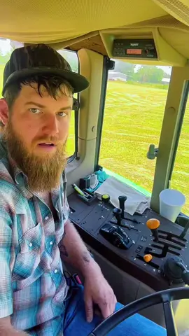 I almost feel like a pro 🚜#fyp #fypage #bailinghay #hayfarmer #johndeere #farming #learningontiktok 