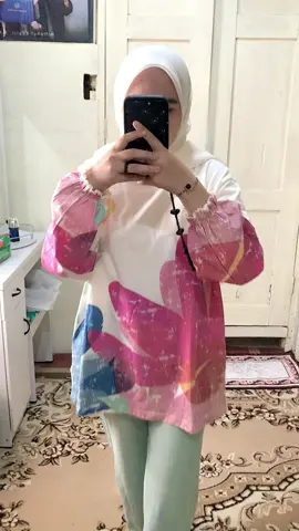 Sesuka itu sama kaos oversize ini 😍 #kaosoversize #oversize #kaoscantik #fypシ 