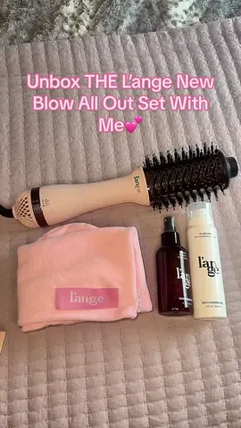 so much cheaper on tiktok💗 #unbox #unboxing #asmr #unboxinghaul #unboxed #unboxingasmr #haul #hair #unboxingvideo #haircare #unboxwithme 