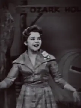 #brendalee#50s#50s60s#baladas#amor#loveyou#subespañol#inolvidable#huellasmusicales#viejitasperobonitas#temazo#tiktokvideoviral#fyppppppppppppppppppppppp#lyrics_songs#lyric#musicaretro#vintage#musicapararecordar#1950 