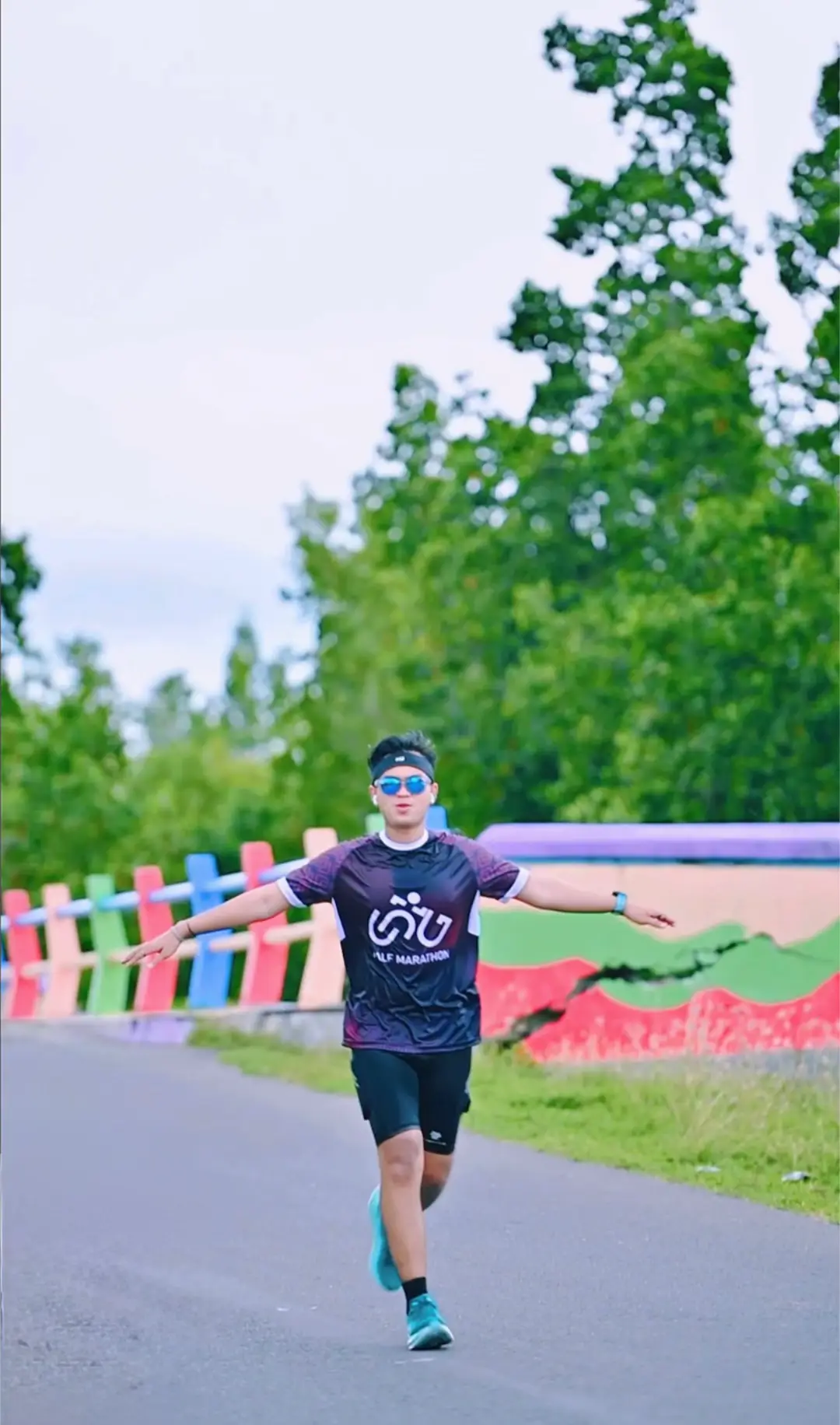 jangan berhenti ketika kamu lelah,berhenti ketika kamu selesai🏃🏻‍➡️🏃🏻‍➡️ #fyp #fypage #pelarikonten #panuaruningcomunity #CapCut #Running #sakithati 