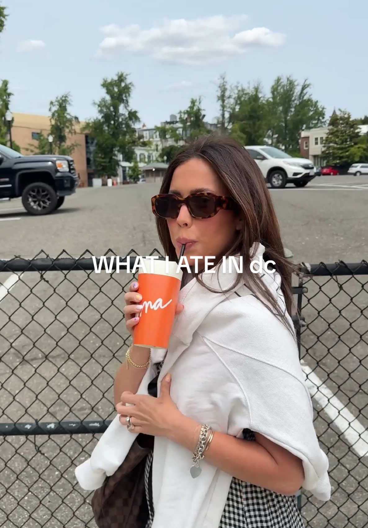 the food here is 😍🫶🏼I hope you all had the best monday ilysm🩷#momoffour #travel #travelvlog #whatieat #foodvlog #washingtondc #food 