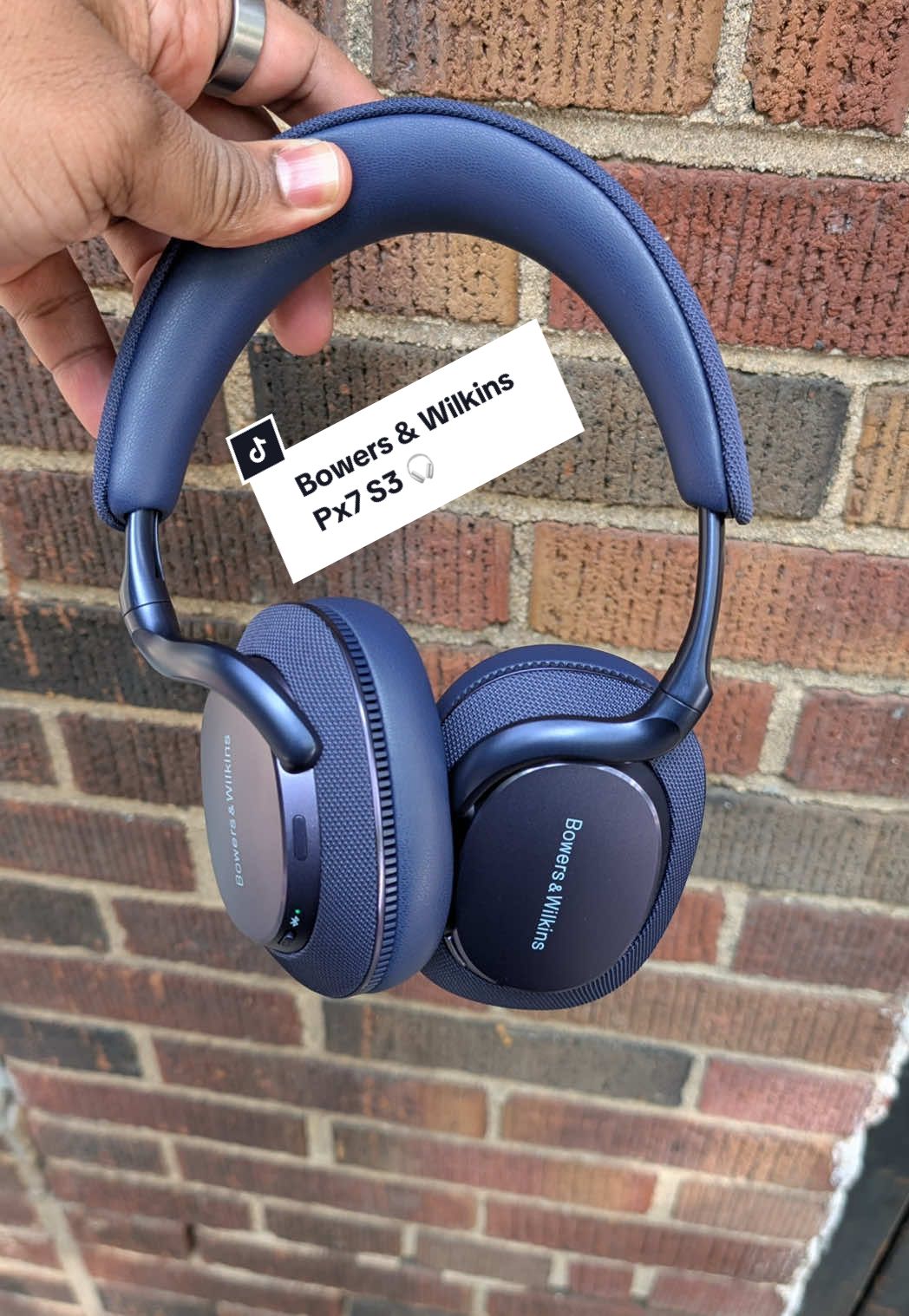 Bowers & Wilkins PX7 S3 feel and look like luxury. A premium sleek pair of headphones with superb audio and exceptional ANC. 🎧 @Bowers & Wilkins  #Px7S3 #headphones #techtok #noisecancelling #handson #headphonesrecommended #bowersandwilkins #bowerswilkins 