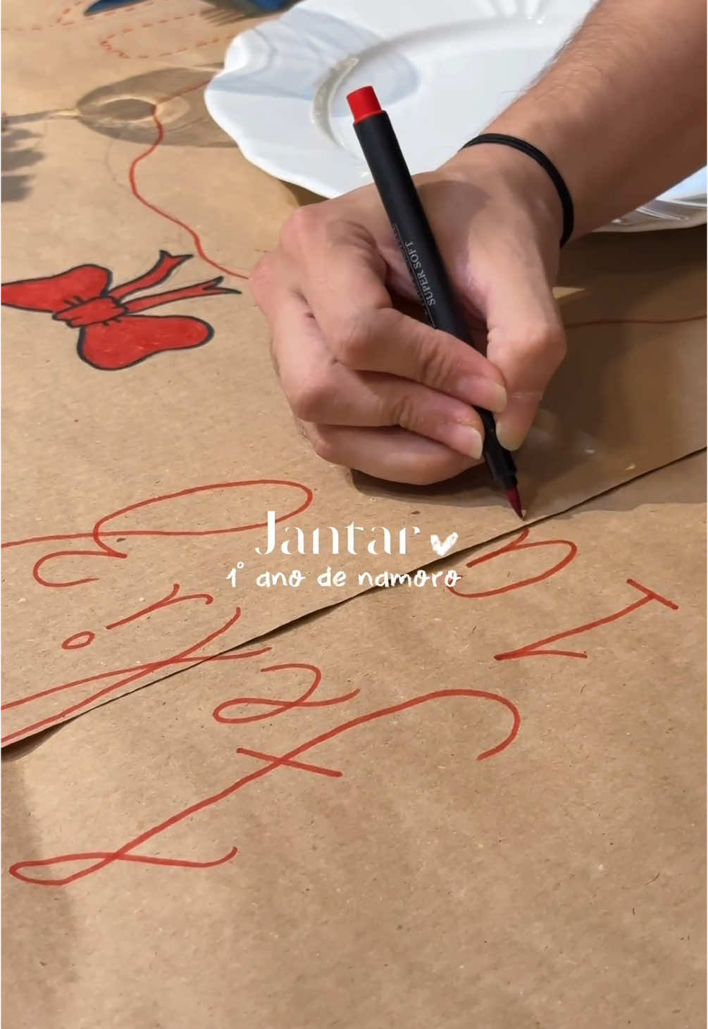 eu e morito completamente um ano de namoro e resolvemos comemorar de um jeitinho especial 🥹❤️ amo muito esses momentos #umanodenamoro #pizzanight #jantardecasal #namorados #comemoração #romance 