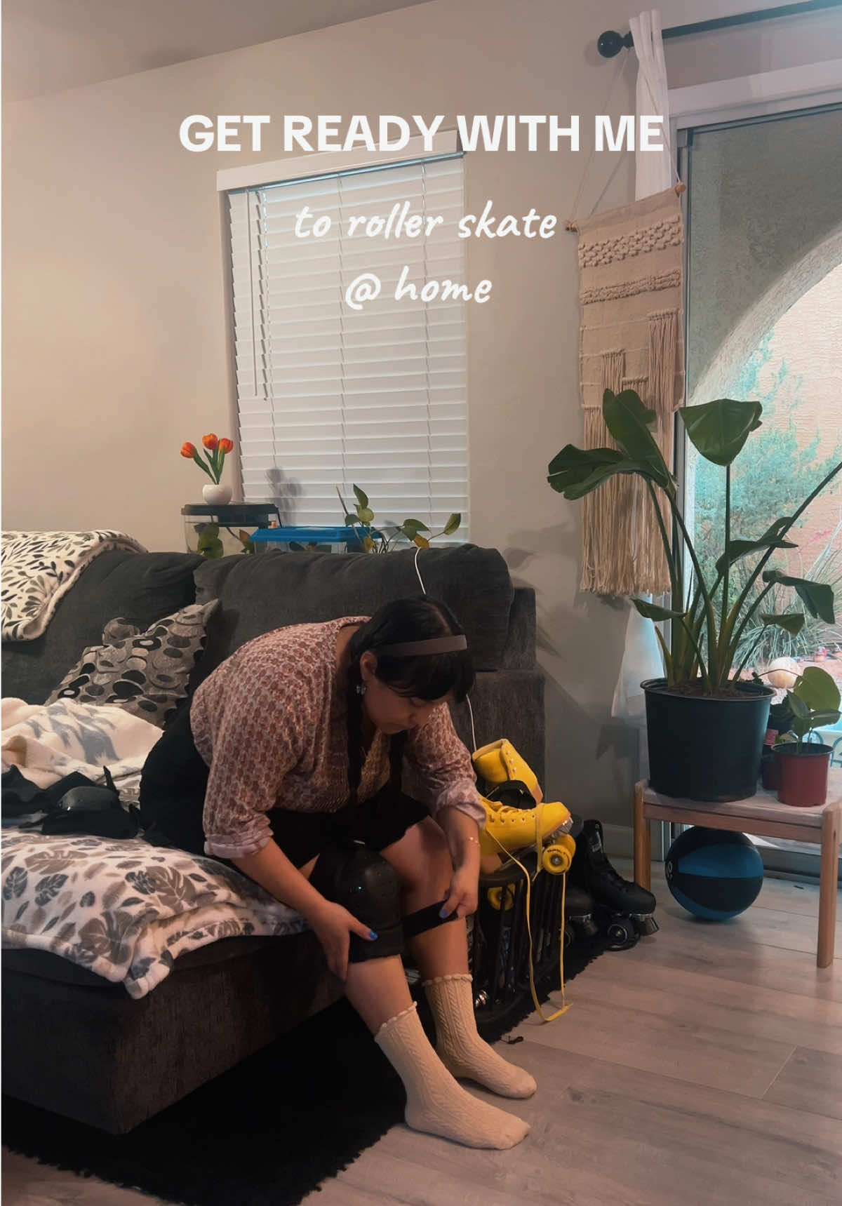 🌷🛼🌷🛼 happy Monday! #rollerskating #rollerskates #rollerskatesgirl #rollerskatersoftiktok #rollerskater #skatergirl #skatergirlcheck 