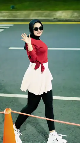 Outfit Olahraga Cantik Klik Di keranjang kuning♥️♥️😎#outfitolahraga #ootdolahraga #outfitjogging #ootdjogging #setolahraga #setelanolahraga #outfitkeren #olahraga #sepatuolahraga #rokolahraga #kacamatamurah 