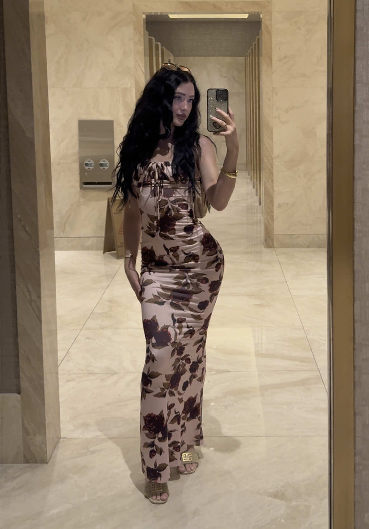 My favorite maxi ( I have like 4 of them 🤣 ) show stopping indeed 💕✨ 