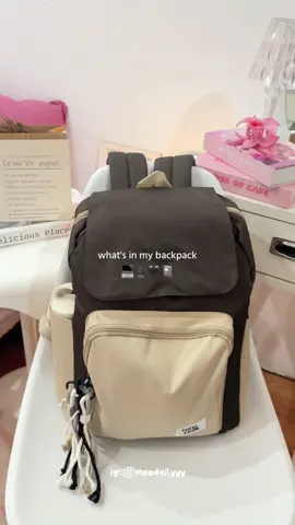 muat laptop 14 inch🖤 looknya ga terlalu gede tapi muat banyak📚 #backpack #ransel #ranselsekolah #tas #tassekolah #tasgendong #ranselmurah #backpackmurah #whatsinmybag #asmr #asmrsounds #asmrvideo #fypage #fyp 