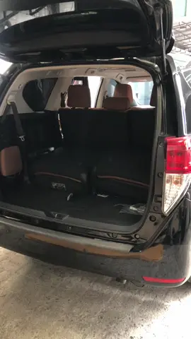 Proses sampai dengan selesai. Pemasangan jok,doortrim,consolbox serta retrim stiur di mobil innova riborn ni gaes🤩🤩 bahan dasar kita menggunakan microfaiber🔥🔥 yuk bisa di order ke 082185227966✅✅ #fyp #jokmedan#medan#