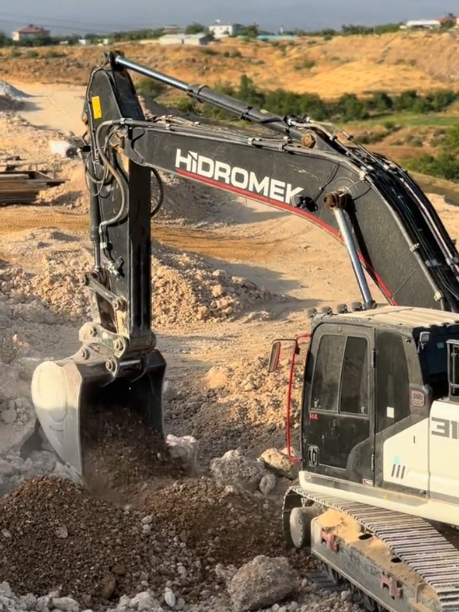 #jungkook #hidromekk4supra #hidromek #hidromek310 #hidromek102s #hmk #jcb3cx #jcb4cx #batna05_chawiya🇩🇿💪 #شعب_الصيني_ماله_حل😂😂 #كراء_معدات_الاشغال_العمومية #كراء_الات_الحفر_🚜 #كراء_أليات #batna #location #hidromrkk4 #باتنة 