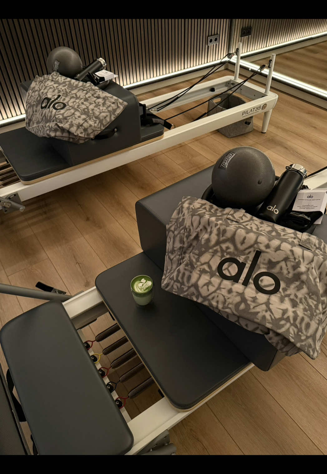 in my pilates era > 🩰 🧘🏽‍♀️🍵 alo, pilates, matcha !📍@pilat3sdepijp , de pijp amsterdam  #pilates #reformer #alopilatesmatcha #aloevent #alowellness #aloyoga #alo #reformerpilates #activewear #cleangirlaesthetic #balletcore #pilatesworkout #fyp #pilatesprincess #wellnessgirl #pilatesgirl #girlythings