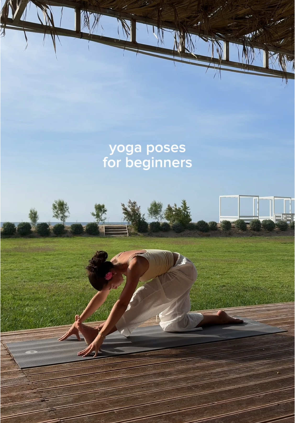 some of my favourite poses that are beginner friendly and you could try if you want to Start doing yoga 🤍 remember that there are modifications always and you can use Blocks and straps to help you 🌸 #fyp #fy #yoga #yogapose #yogaflow #asana #yogapractice #beginneryoga #yogaforbeginners #health 