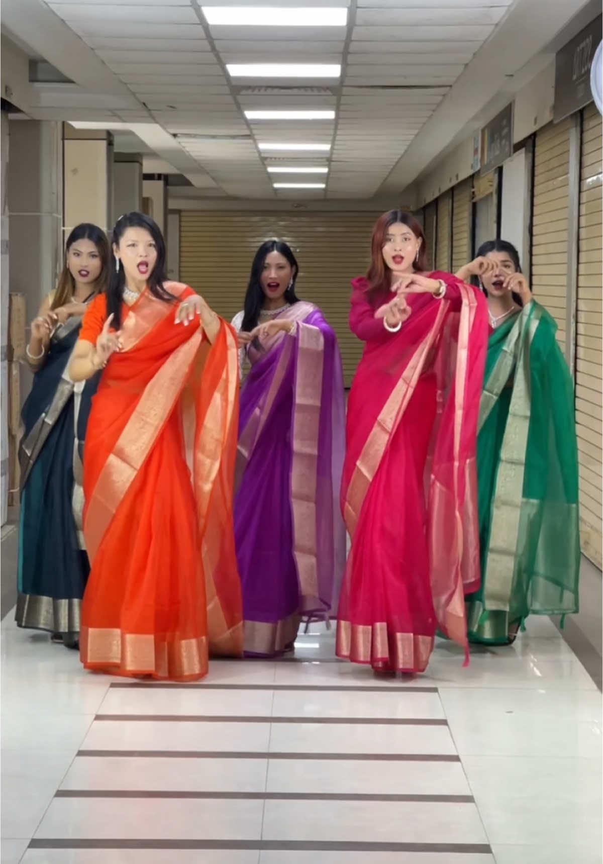 Replying to @Mangal Limbu  Organza sari #5000 ma 4 pieces #1500 only per piece #karunaz collection # wholesale #premium #Organza sari #Colourfull #Sari with blouse piece 