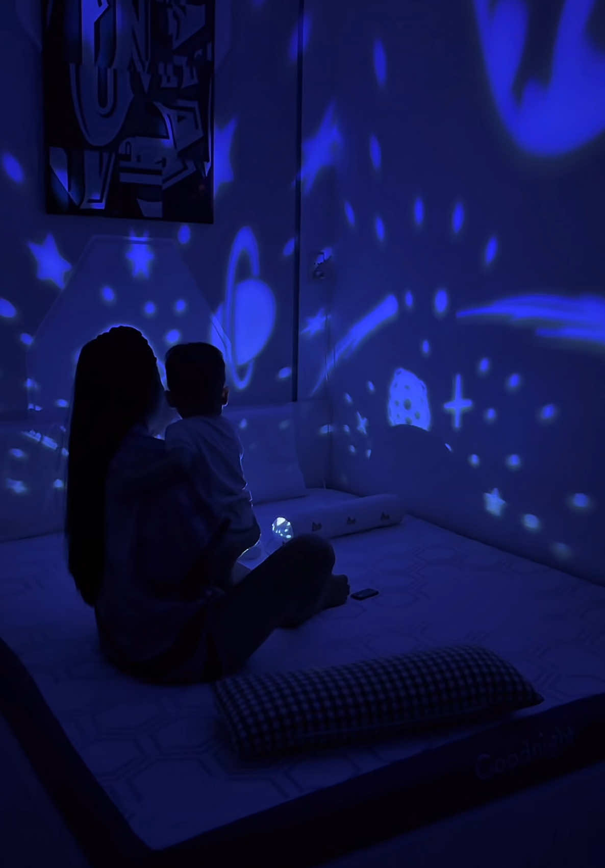 Ẻm mê @Nhà Của Gold #embe #mevabe #denchieusao #denchieusang 