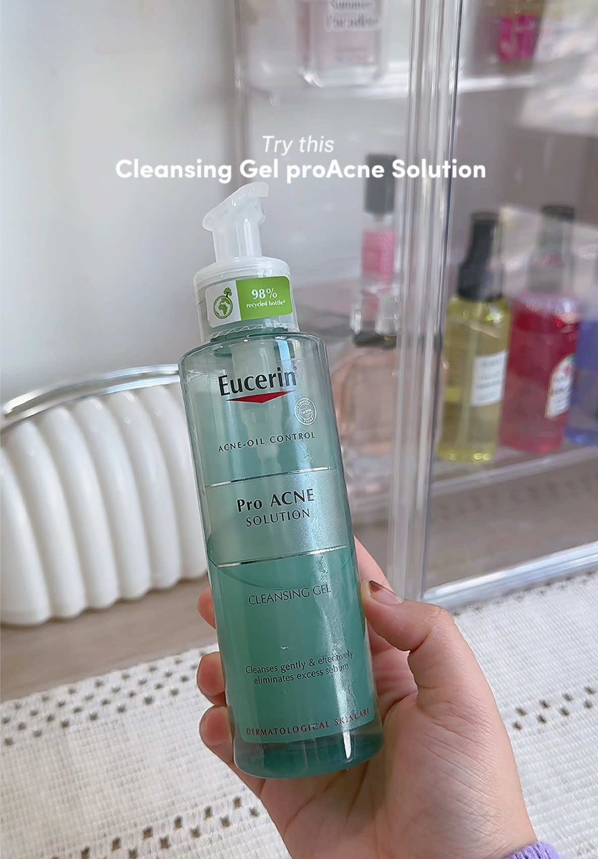 Ni dah botol ke-3, so far love it! Tak keringkan skin langsung, a bit pricey but sumpah worth it ✨ #eucerin #cleansinggel #eucerinproacnesolution 