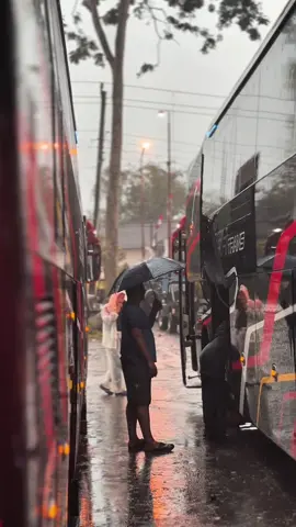 Raindu💦 #sghtrans #jetbus #jetbus5 #jetbus5shd #pariwisata #adiputro #fyp 