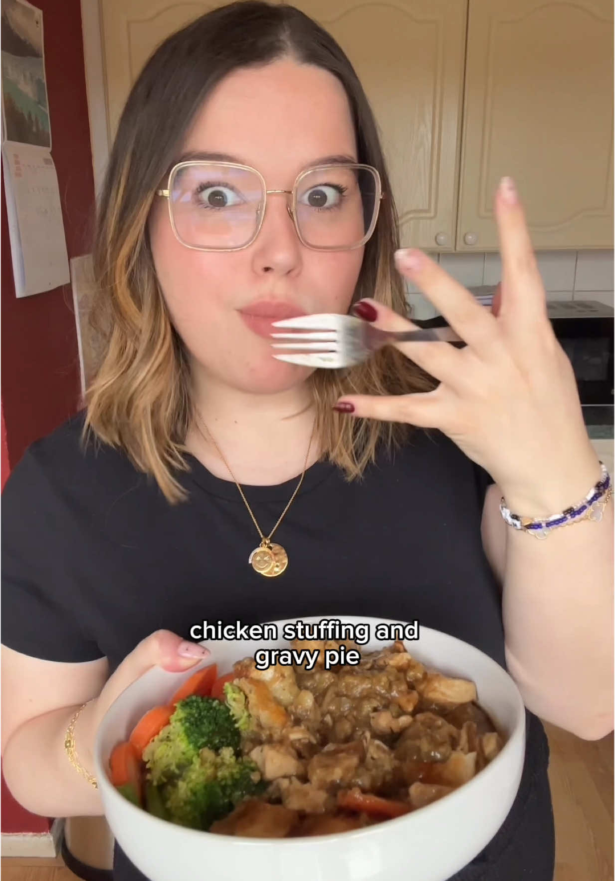RECIPE: Easy Chicken, Stuffing & Gravy Pie 🥧  📌 Don’t forget SAVE this reel to give it a go 👀 I have so many summery recipes to share but the weather is grim so the only thing I want to post is comfort food and this is my ALL TIME FAVE 🤤 If you’re looking for more cosy & comforting dishes then my cookbook has an entire chapter dedicated to them and and is a huge 45% OFF right now - the link is in my bio 🥳🔗📚 📍 Serves 3 📍 561 Calories & 46.1g of Protein  ✨ 500g chicken breast, diced  ✨ 1 large white Onion, finely diced  ✨ 40g of Beef Gravy Granules mixed with 700ml of Boiling Water ✨ 1 tbsp dried thyme ✨ 1 tbsp onion granules  ✨ 1 x 170g packet of sage and onion stuffing ✨ 1 tbsp of Worcestershire sauce ✨ 1 pack of reduced fat Puff Pastry (I used 220g of pastry in total for the top) ✨ 1 Egg, beaten - Spray a pan really well with some cooking spray then add in your diced onions along with a pinch of salt; allow to cook over a medium to high heat for about 5 minutes or until golden and slightly softened. - Next add in your chicken and allow to cook for another 5 minutes or until the chicken has browned. Add in the dried thyme and garlic granules and cook for a further minute or two. - Make up the stuffing with boiling water, according to the package instructions, then set aside.  - Add in your mixed gravy along with your Worcestershire sauce and stuffing, stir really well, then transfer to an ovenproof dish (or keep in the same pan if it’s ovenproof - hello one pan meal 🤩) - Leave your filling to cool for a few minutes then top with your puff pastry, brush with your beaten egg and then bake at 190c for 25 to 30 minutes, or until crispy and golden. And that is literally it! Simply serve up and enjoy 🥰 I hope you like it & I shall see you soon for alll of the summery recipes… did someone say pasta salad finally? 😂 #EasyRecipes #comfortfood #cosymeals #chickenandstuffing #recipeideas #quickmeals #recipes #lowcalorierecipes 