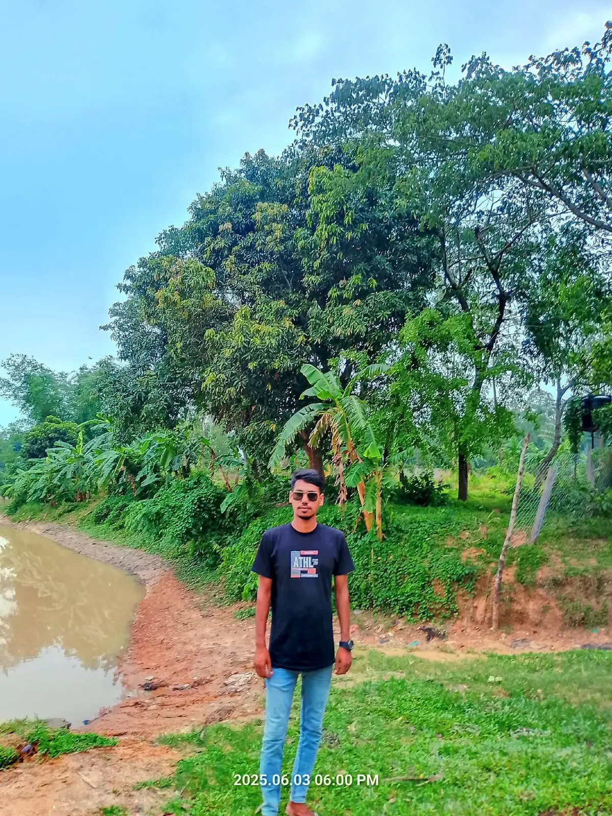 #200kviews🔥#মানুষ বড় আজব ফানি কষ্ট দিয়ে মজা পায় মুখ দেখে কি মানুষ চেনা যায়#foryou #flowers #viral #tanding #creatorsearchinsights #200kviews🔥 