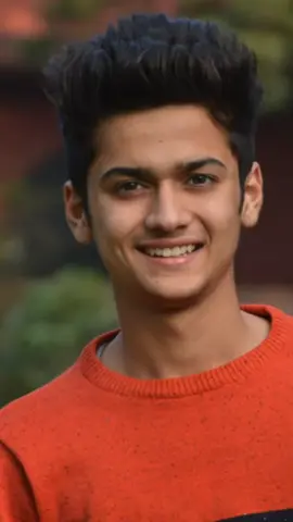 # Bada Mushkil Mere Baap Ne Mujhe Bada Kiya Hai theek hai na Sab Meri duaaen Mere Papa aur mom ki duaaen Hain Mere Sath# Unki Jindagi lambi Karen theek hai na Aur meri bhi Jindagi unko Lag Jaaye Dushman Jis Mukam per abhi tak Khada Hona Sab Dua Hai Meri Mohammed you love you mum dad video ko like karo