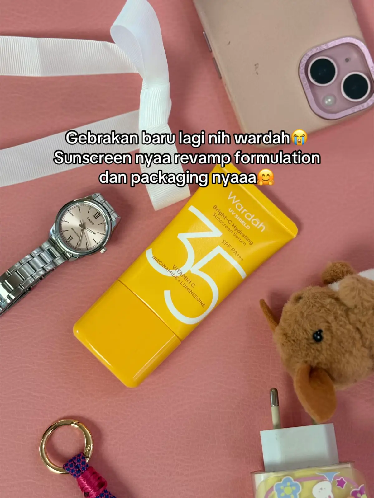 #wardahskincare #wardahuvshield #wardahsoty #WardahSunscreenOfTheYear#wardahsunscreen #sunscreenoftheyear #sunscreenviral #wardahessentialsunscreen #InspirasiParagon#fyp 