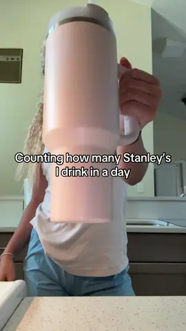 Is this normal lol #StanleyCup #40oztumbler #stanleytumbler #tumbler #stanley 