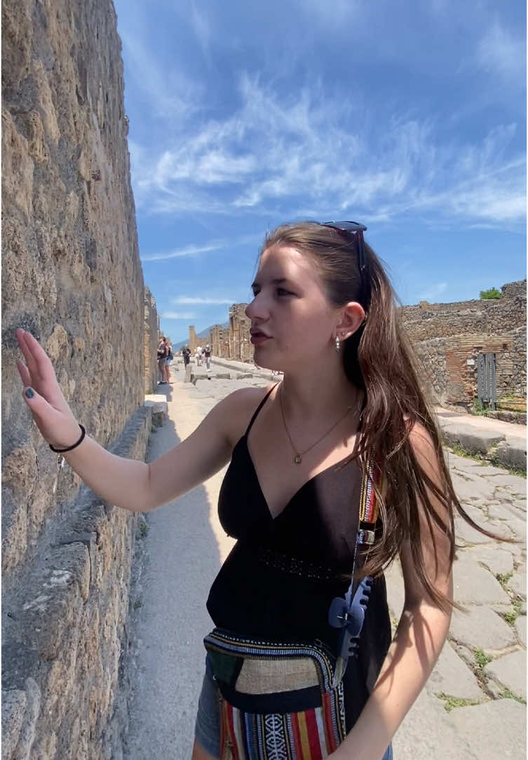 aoaaoaoaaaoaoao #pompeii #bastille #fyp #italiansummer #silenciobruno #luca #pizza 