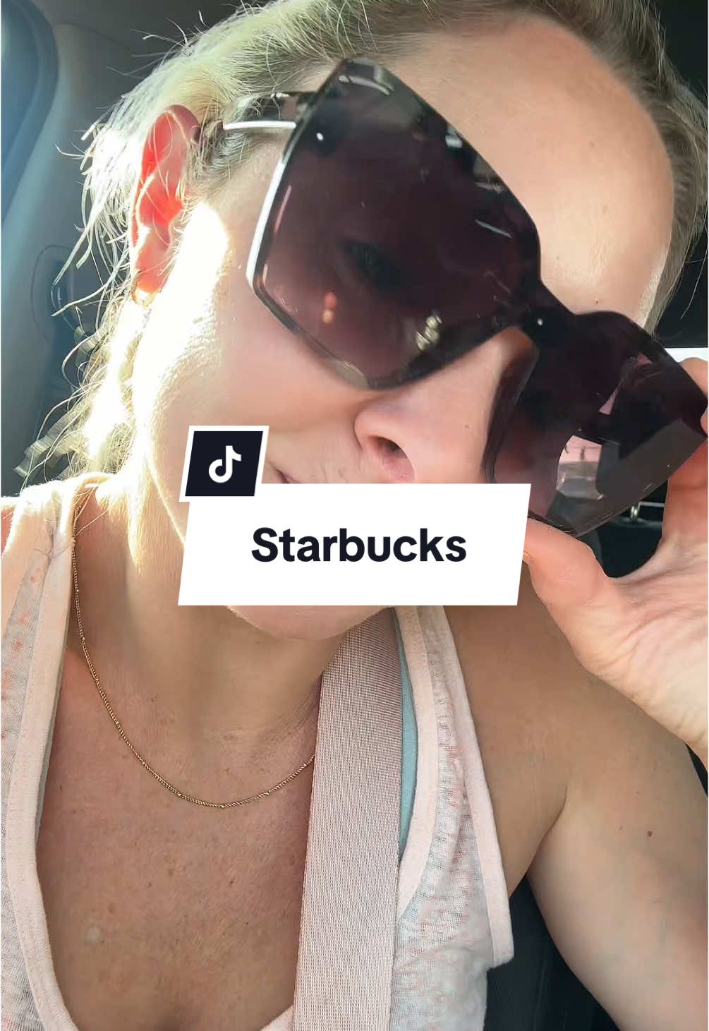 My healthy Starbucks order when I want to treat myself but not go over my calories for the day💗 #starbucks #healthystarbucks #caloriedeficit 