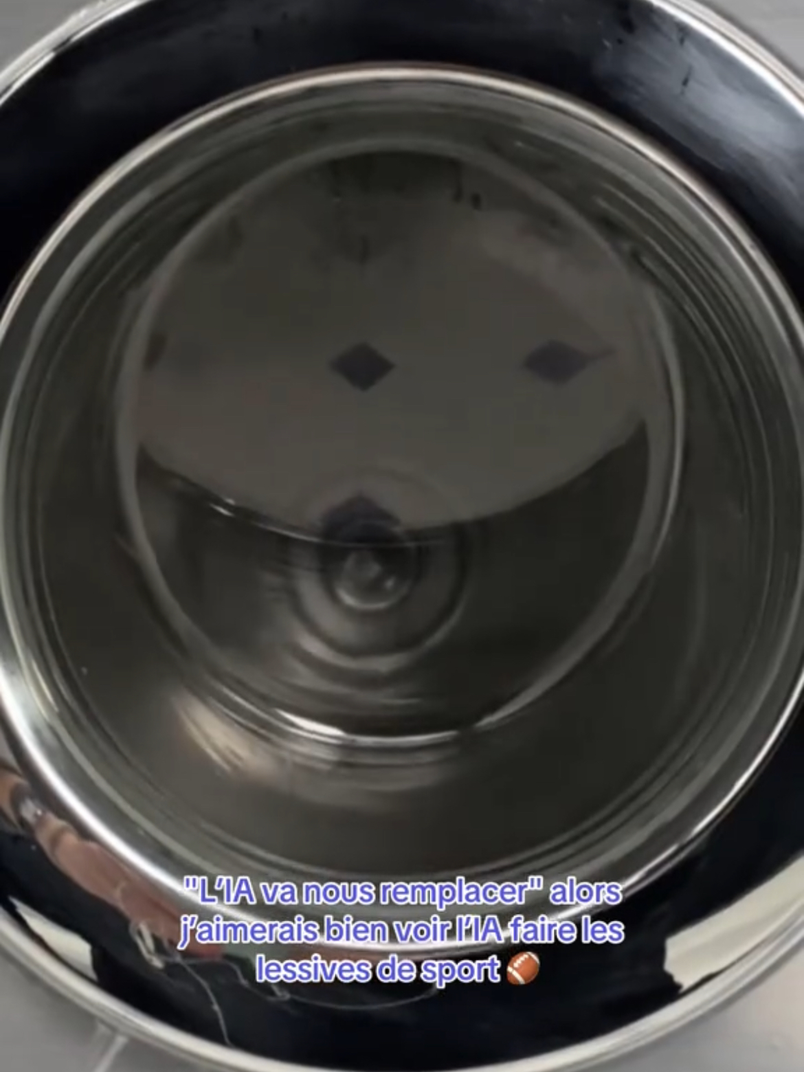 Etre remplacés ? Nous ? Jamais ? 😝 #skip #skiplessive #CleanTok #lessive #tenuedesport #intelligenceartificielle #ia #skipsurtiktok #jourdelessive