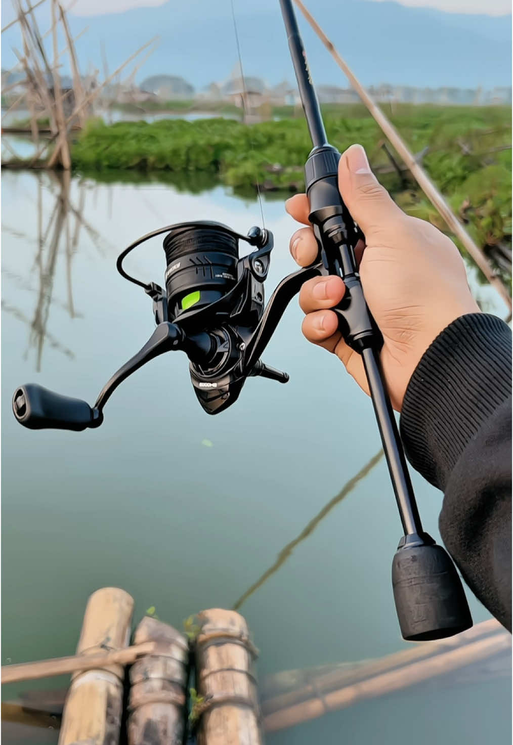 full black emang menggoda🔥 #hookendy #valor #joranultralight #iroly #skelety #angler #rawapening 