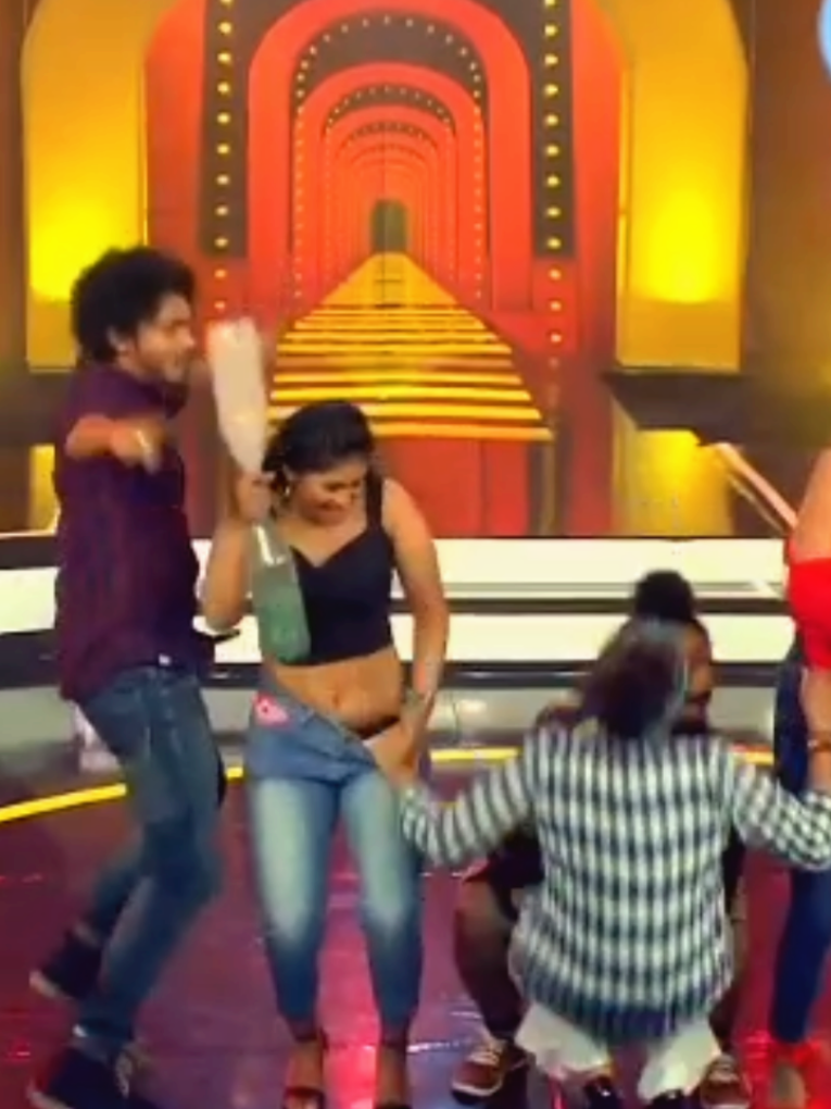 Aloka Dhananjani 🤩😍🥰😘💗💝💘💞❤⚘🤩😍💐🥰❤ #onemillionaudition #foryoupage #fyp #srilankanactress #trending #srilankanartist #tiktok #srilankan_tik_tok🇱🇰 #fypシ #niliyo #viral #my_favourite_actress #foryou #srilanka #sinhala #alokadhananjani 