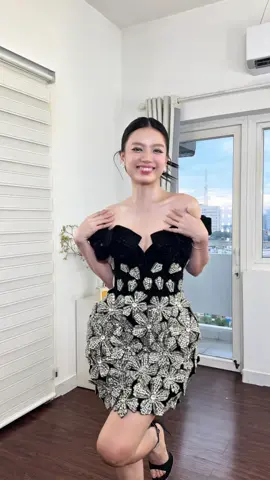 Mợ Nhung đi trẩy hội mặc một chiếc đầm lấp lánh 🤭🤭🤭✨ #LeHaAnh #fyp #fashion @Lường Đình Điệp 