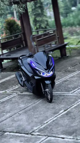 termangu-mangu  #pcx #pcx150 #pcx150ล้อ17แต่งสวย #pcxindonesia #pcxproper #pcxproperid #ring17style #penggunaring17 #hariini 