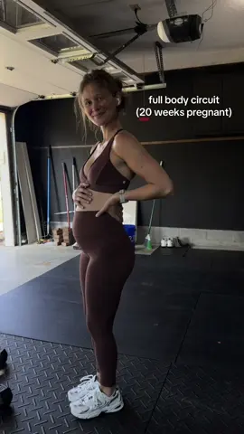 full body circuit 20 weeks pregnant 🏋🏼‍♀️ #pregnancyworkout #pregnant #pregnantlife #pregnanttiktok #pregnancyroutine #pregnancyworkoutsathome #dumbbellonly #fullbodyworkout 