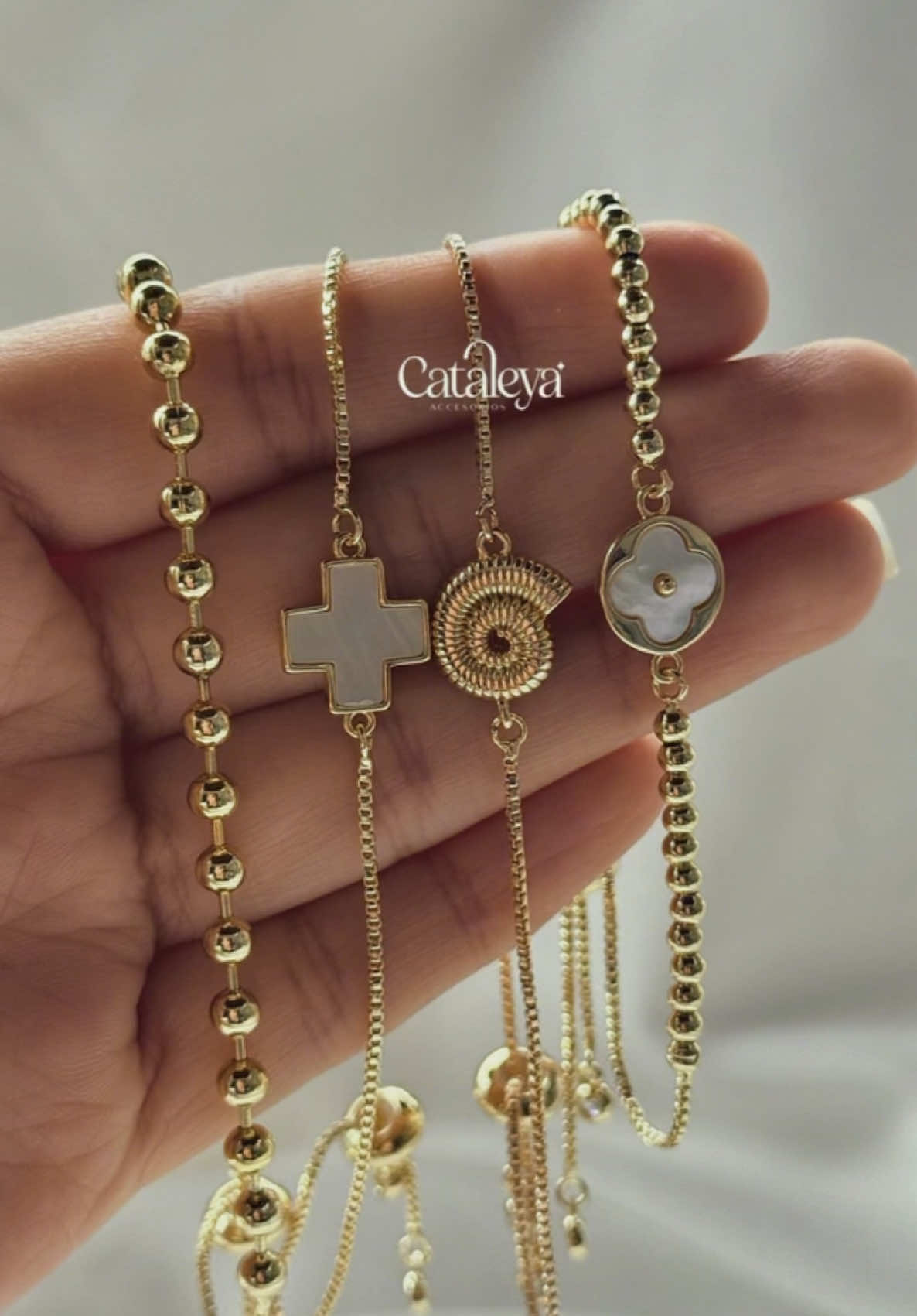 Demasiado lindas para elegir solo una... ¿cuál es tu fav? 💫💗 #CapCut #joyas #collaresdeacero #tendencia  #viralvideos #engagement #fyp 