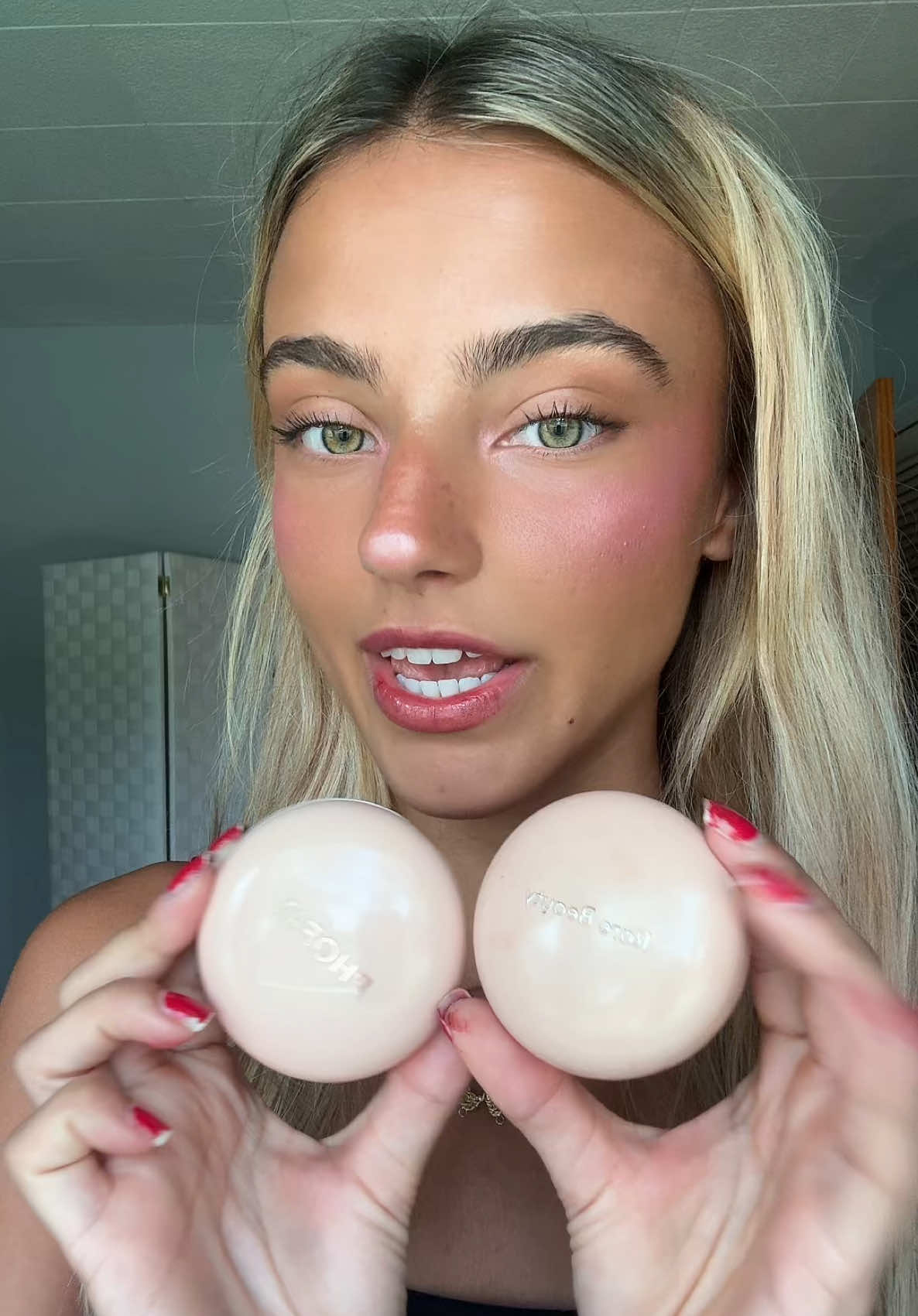 HELD TOGETHER WOW! Comment if I should drop it from higher up #blush #phofaycosmetics #phofayblush #rarebeautydupe 