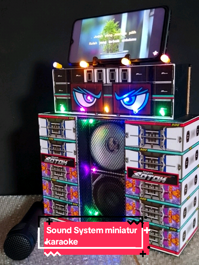 cek cek cek, di cek produk baru sound system miniatur horeg karaoke, mode bluetooth, variasi lampu kelap-kelip, free microfon, dan ada dudukan hpnya. #Horeg #karaoke #miniatur #horegers #dangdut 