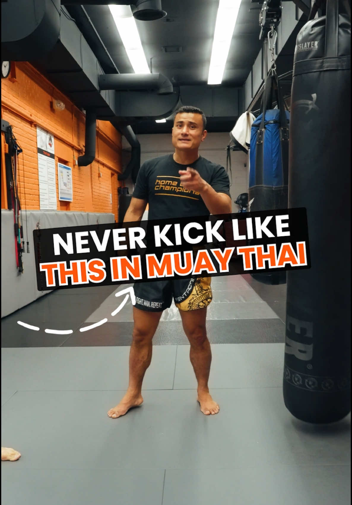 NEVER kick like this in MUAY THAI! #muaythai #mma #martialarts #fightsports 