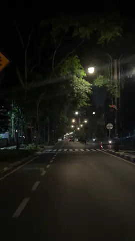 Ngangenin banget vibes jalanan Dago dijam 02.00  #dago #bandung #nightride #jalanmalam #jalanmalam🦇 