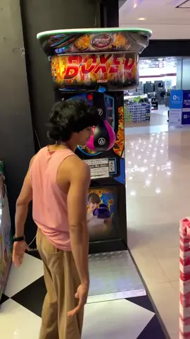He is Lucky 😁  #havalockcitymall #srilanka #fyppppppppppppppppppppppp #competition #onemillionaudition #weightlifting #foryo #onegalleface #messi 