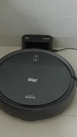 Automatizar a limpeza da sua casa ficará muito mais fácil com o Robô Aspirador WAP ROBOT W310! Como um produto 3 em 1 o robô varre, aspira e passa pano ao mesmo tempo 😍
