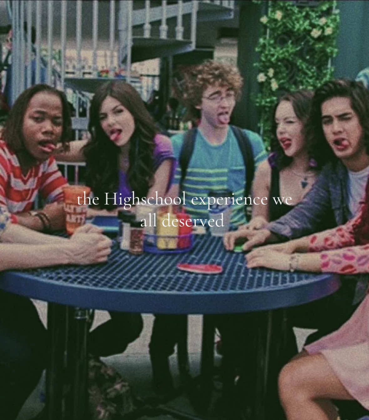 Best Tv show of all time ⭐️ #victorious #nickelodeon #highschool #hollywood #hollywoodarts #fyp 