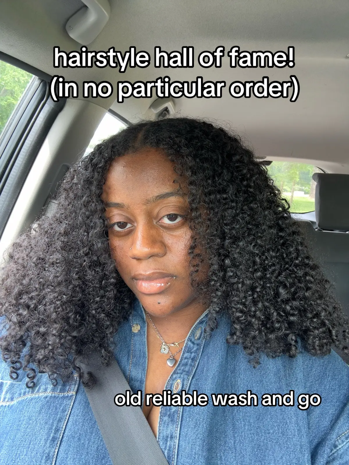 for someone who doesn’t like doing a lot of styles i do switch it up from time to timeeee.  #itskaylaryanne #naturalhair #curlyhair #3bhair #3chair #naturalhairstyles 