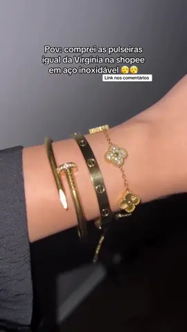 Conjunto de braceletes de aço inoxidável, dourado. ✨ idêntica a da Virgínia, mas com um precinho que cabe no seu bolso! 🥰  🚨 À PARTIR DE R$ 46,55 😱  🔗 Link estará disponível nos comentários.  ##virginia##shopee##pulseiras##bracelet##videos##viralvideos##fyp##achadinhos##explore##foyou##page